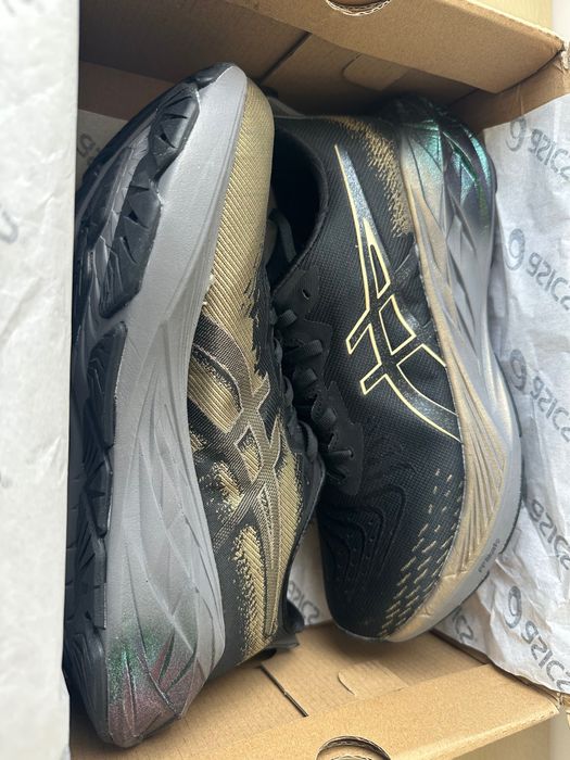 Кросівки Asics Novablast 4, Розмір 41,5/42,5/43,5/44/45!