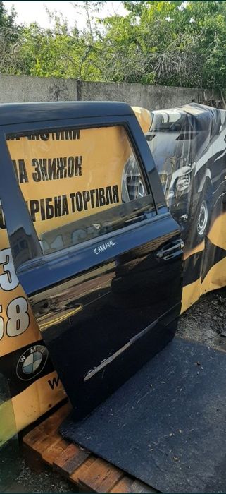 Дверка двері дверь задня права Kia Carnival 2