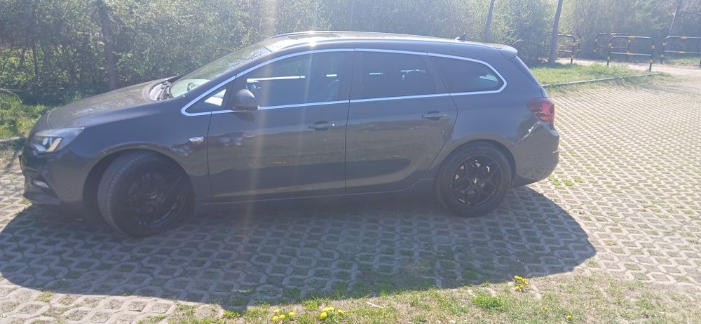 Opel astra J Sports tourer 2.0 biturbo 2014r