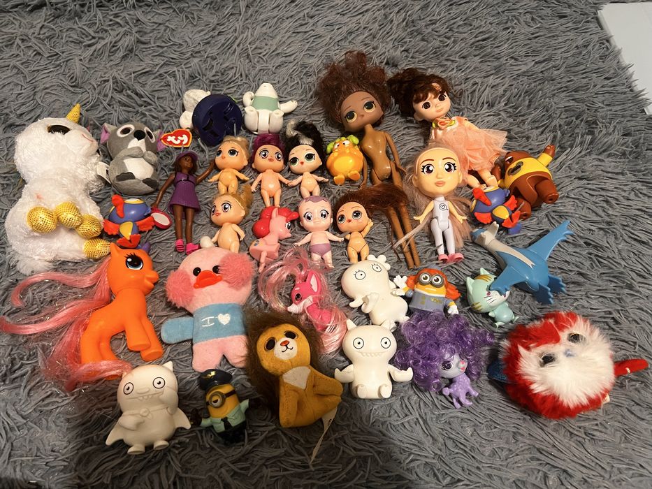 Лот іграшок 150 грн