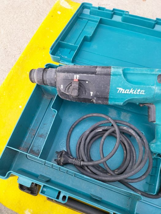 Makita  Maquina de furar com  Martelo