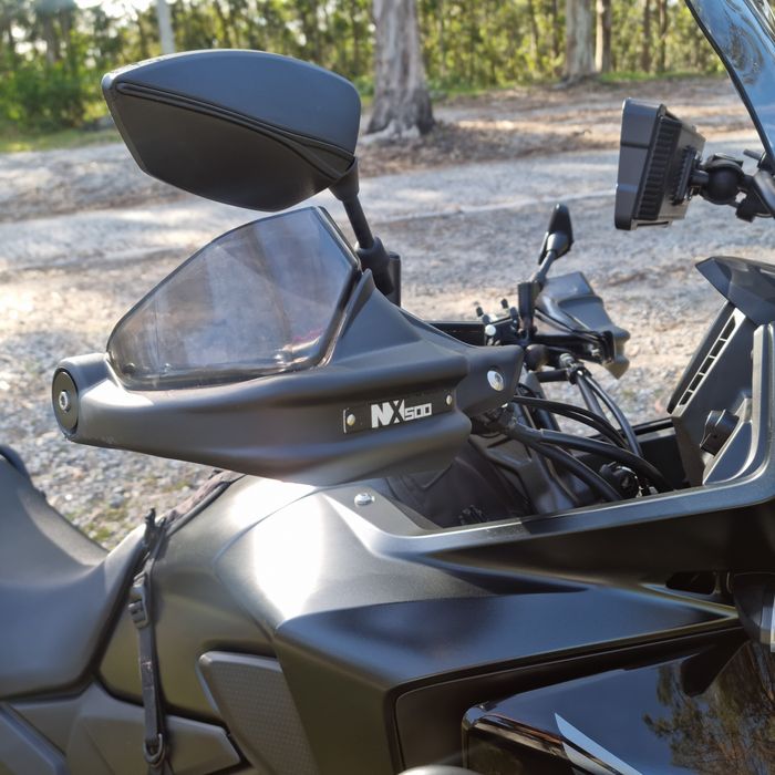 Honda NX500 (2025) – Full Extras – Garantia até 2030