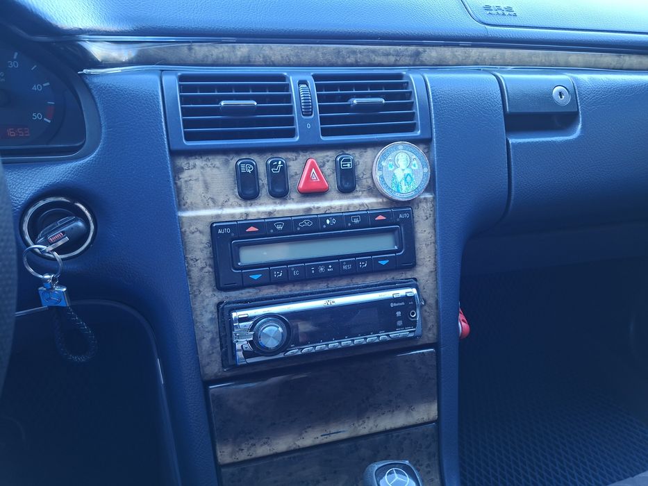 Mercedes W210 2.7 cdi.Avtomat.