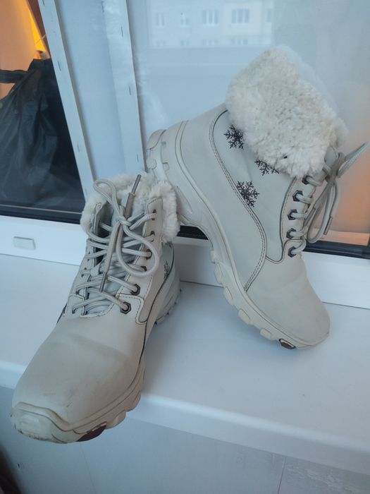Ботінки зимові жіночі