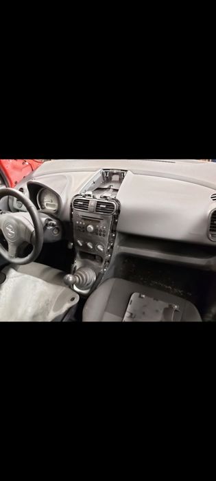Opel agila b deska kokpit airbag pasy