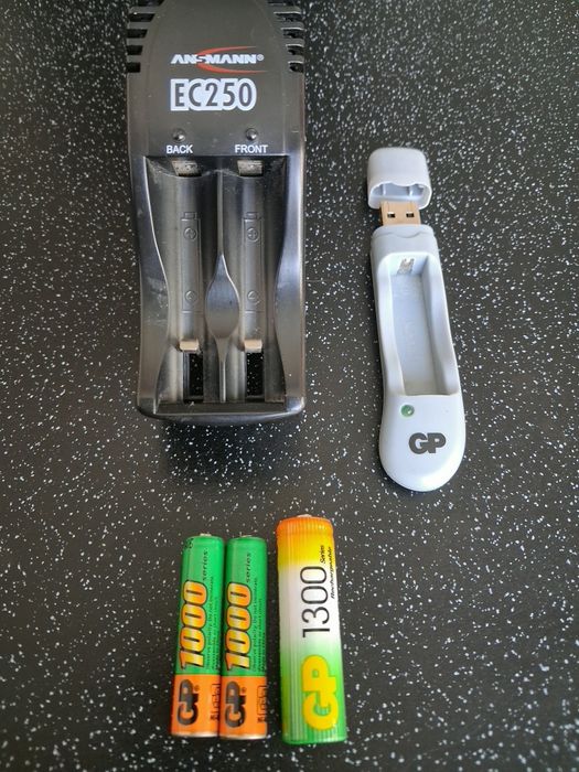 Зарядний пристрій Ansmann EC250 АА ААА USB зарядка GP ААА  акумулятори