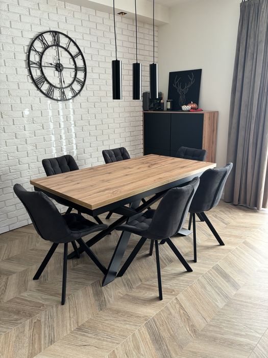 Stół rozkładany, metalowe nogi pająk, gruby blat