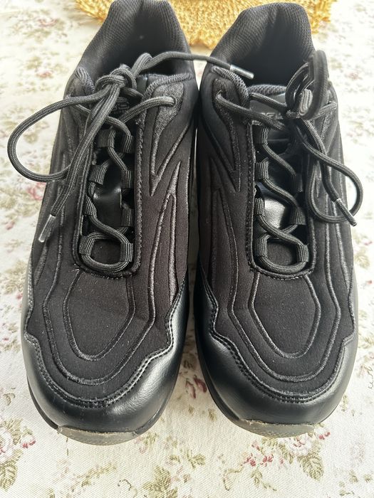 Чоловічі кросівки