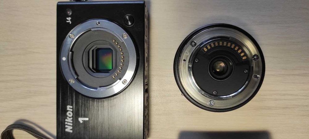 Фотоаппарат Nikon 1 j4 сенсорний + WIFI (+2 оріга батареи)