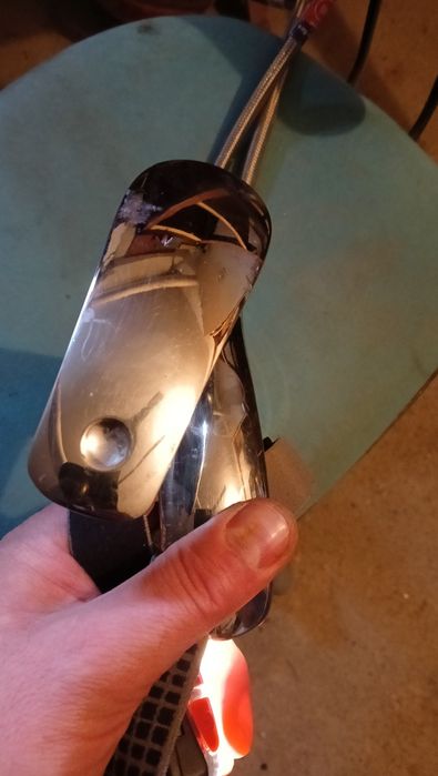 Bateria łazienkowa.