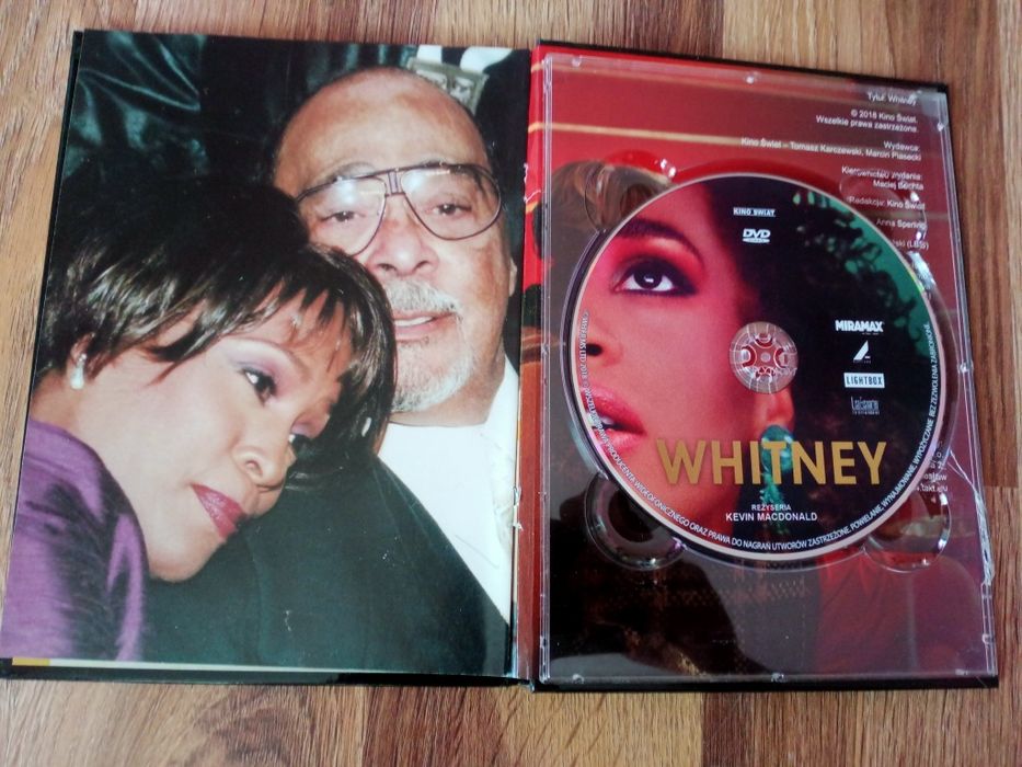 Sprzedam książkę z filmem DVD "WHITNEY"