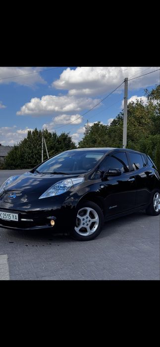 Продаю нісан ліф лічно свою машину, машина доглянута дуже в хорошому стані