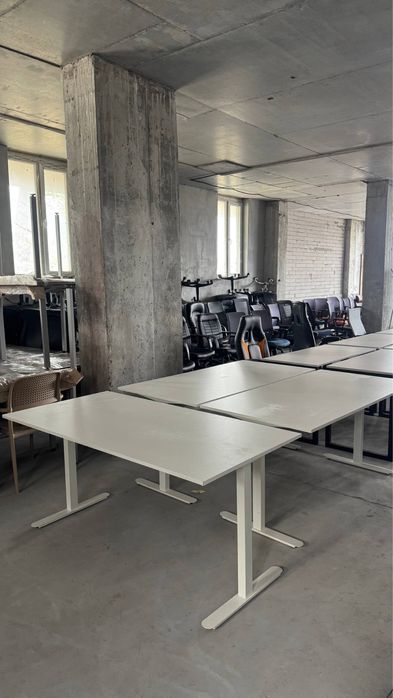 Продаємо крісла стільці офісні для дому столи LOFT ДСП тумби комоди