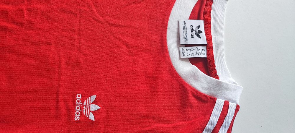 Camisola vermelha Adidas