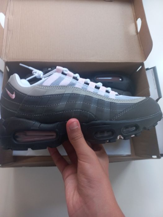 Air Max 95 Cinza e Rosa