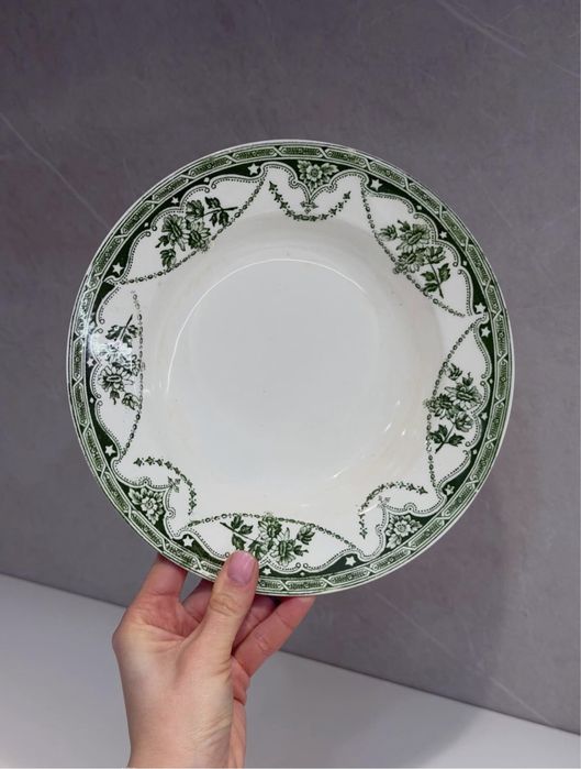 Вінтажна тарілка Britannia Pottery