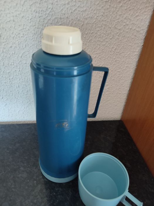Termo para bebidas quentes ou frias