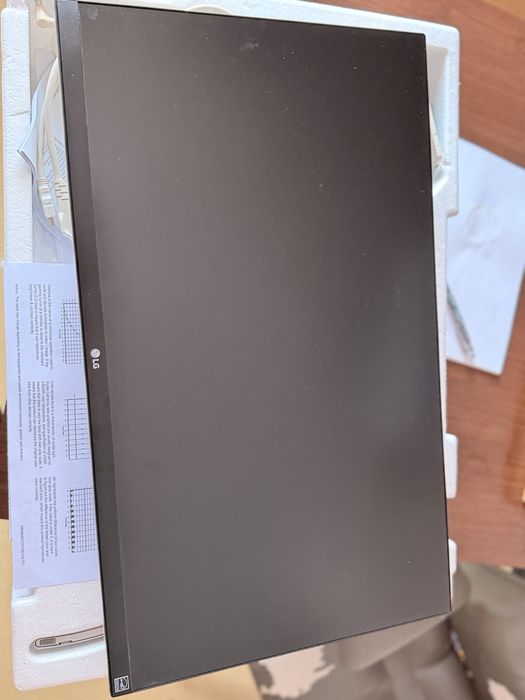 Монітор LG UHD 4K 27” — 27UK650-W (IPS, HDR)
