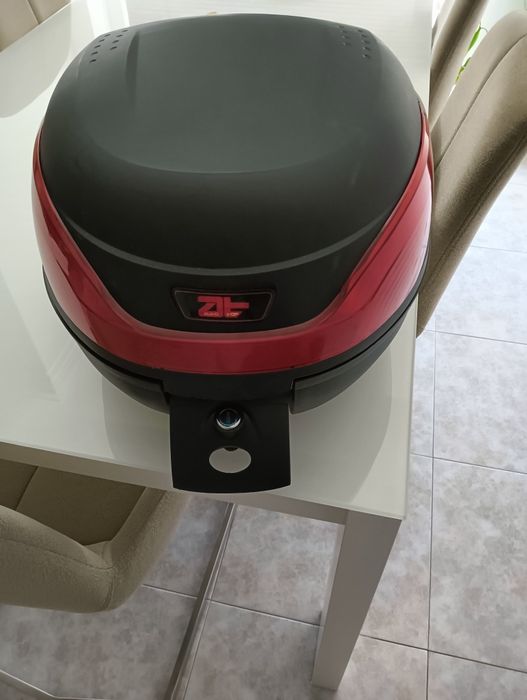 Vendo baú para moto