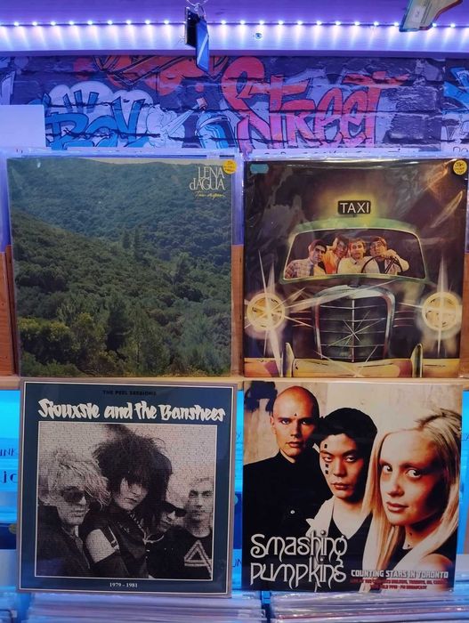 Clash ,Muse P.Floyd Guns n´Roses Taxi Siouxsie Smashing P. U2 Elis Gnr