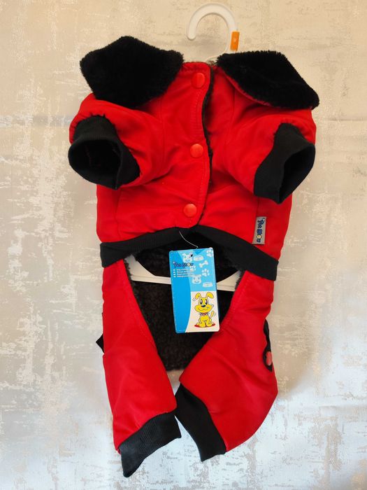 Casaco Vermelho para Cão com Pelo Preto – Tamanho M