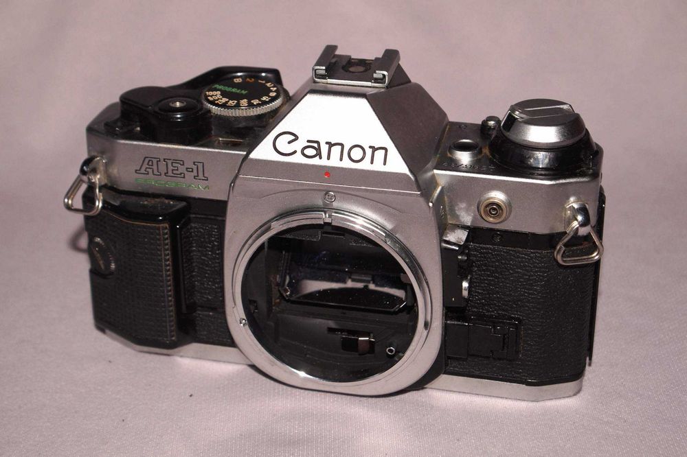 Canon AE-1 Program body abo 50mm f/1.8 (Data back)