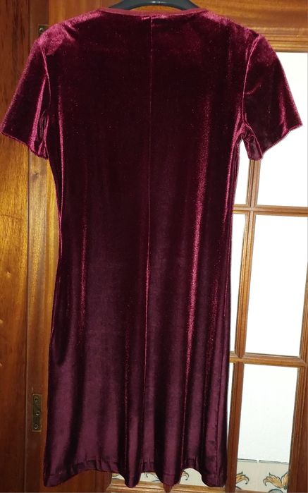 Vestido de veludo bordeaux