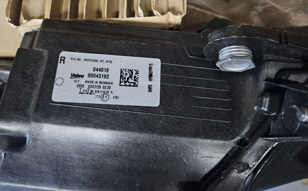 VW Golf VII nowa przednia prawa lampa Valeo