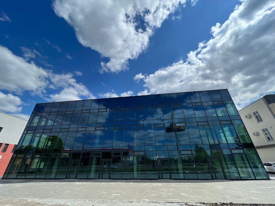 Оренда приміщень в бізнес-центрі “Рівненський» навпроти ЕПІЦЕНТРУ