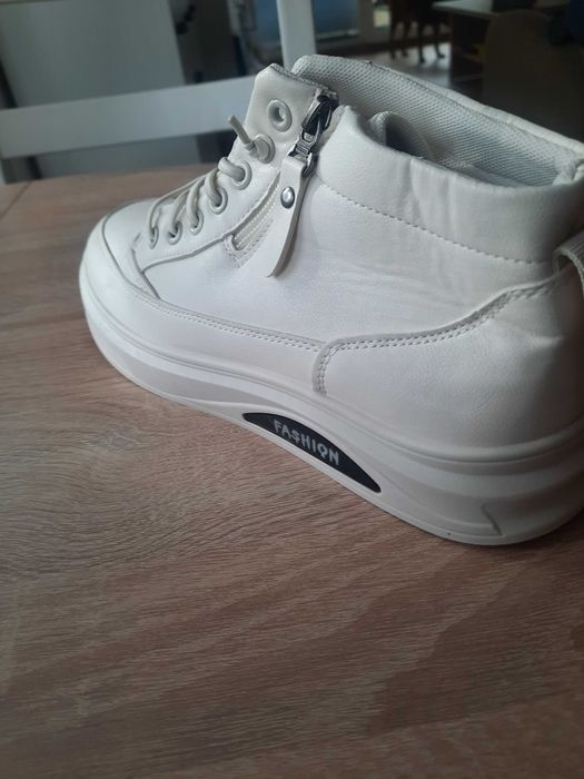 Buty męskie sportowe