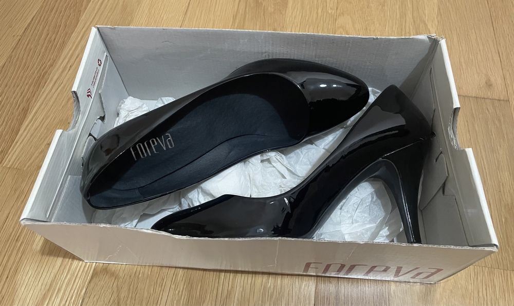 Sapatos tacão pretos