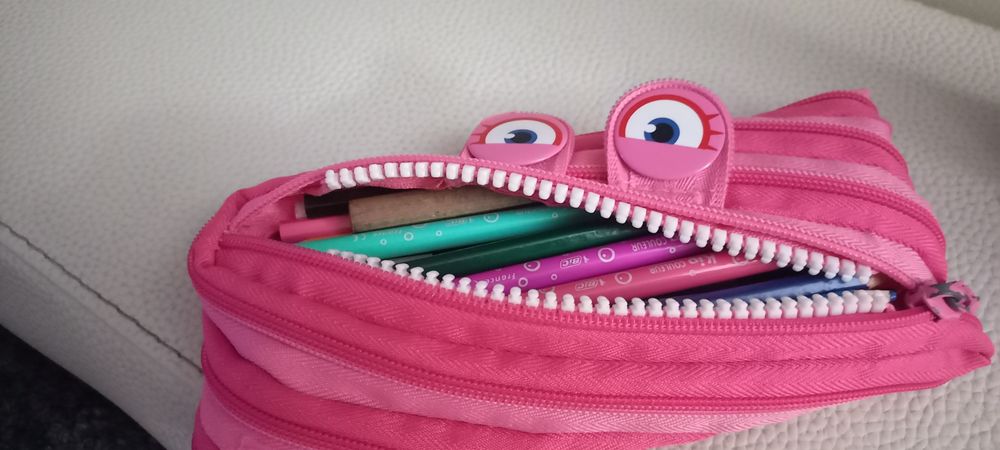 Estojo escolar cor-de-rosa