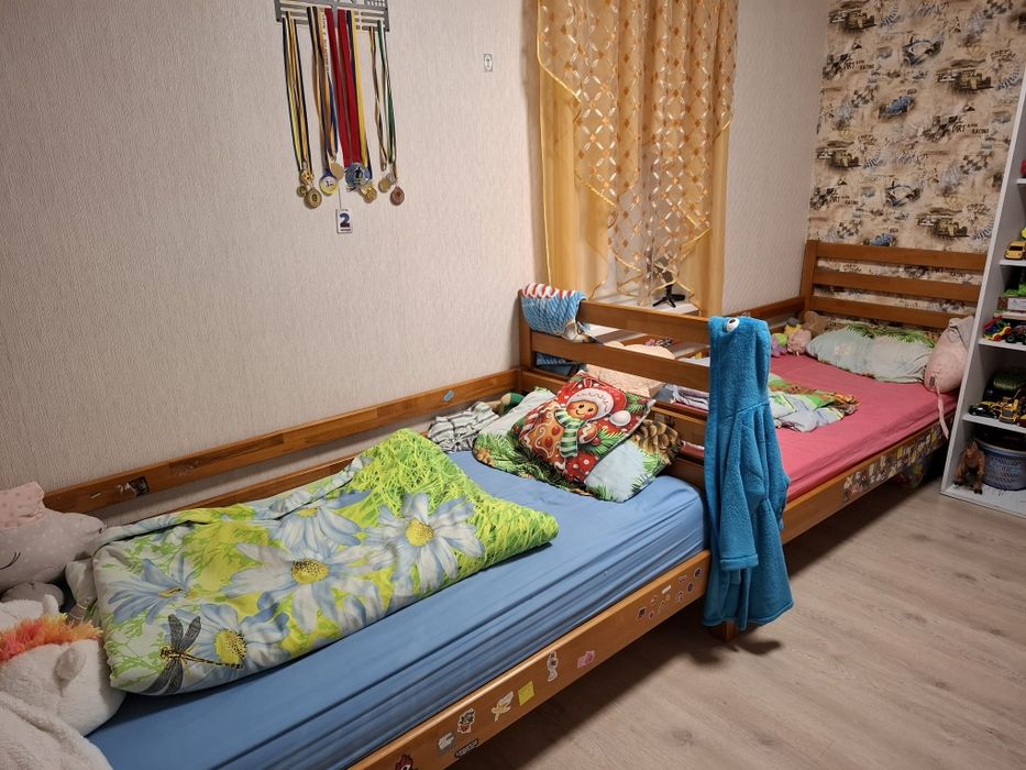 Двухярусне ліжко