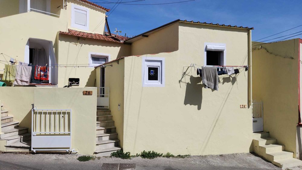 Para rendimento - Sobralinho/Alverca - T4+T3+T2 - Rende 3% ano