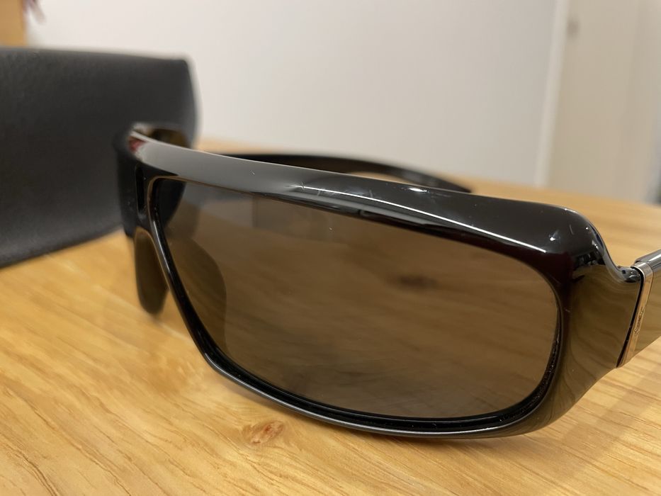 Óculos de sol de homem da Yves Saint Laurent