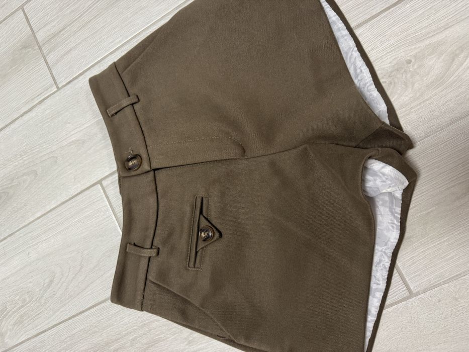 Шорти класичні жіночі