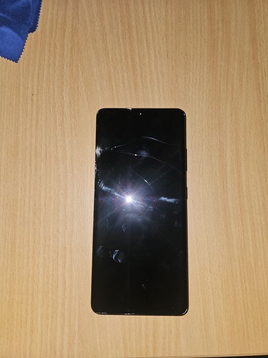 Galaxy S21 Ultra, ecrã partido, a funcionar