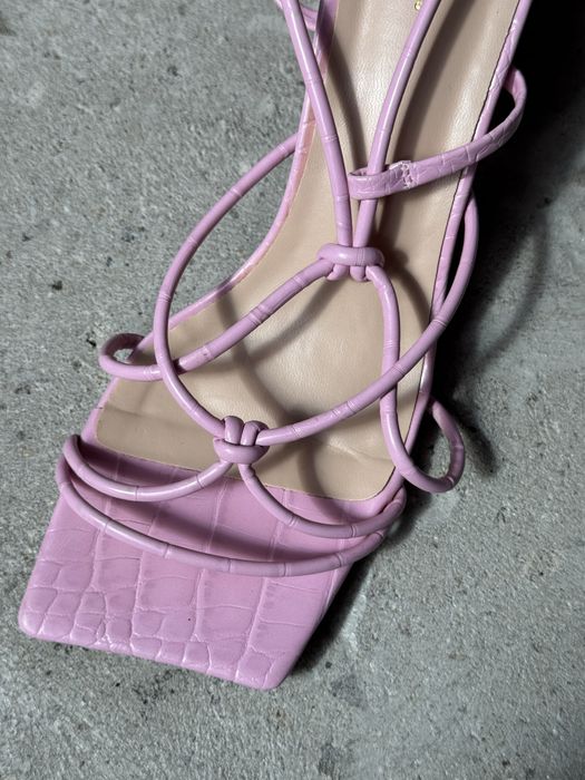 Рожеві босоніжки plt
