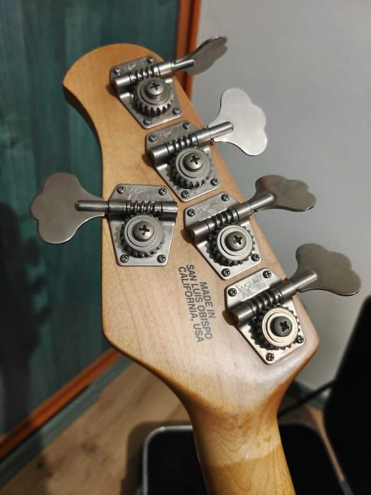 Music Man Stingray 5 strun bass piezo