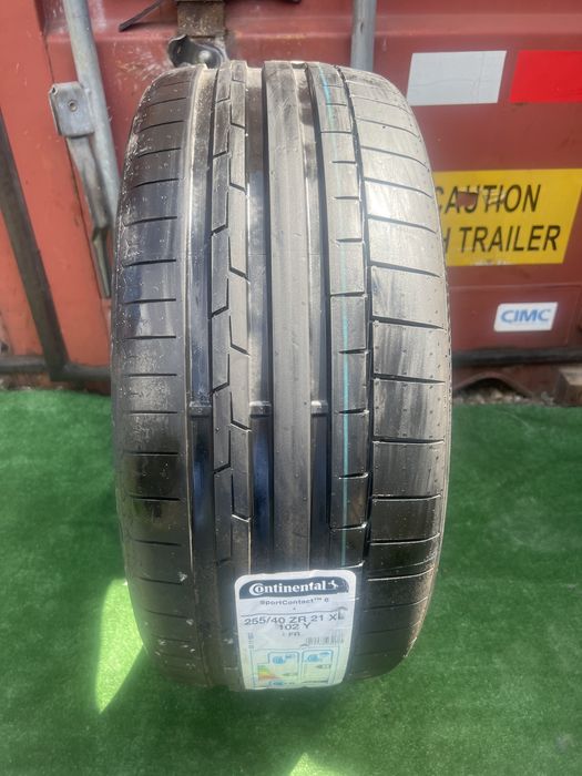 Opona Continental 255/40/21