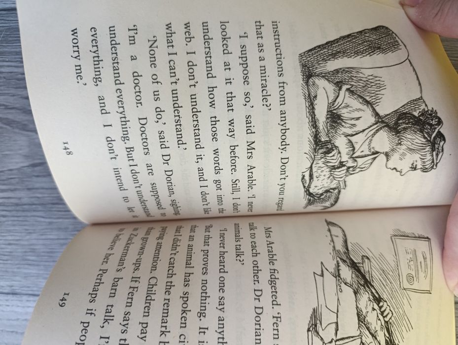 Книжка "Павутиння Шарлотт" англійською (автор E.B.White)