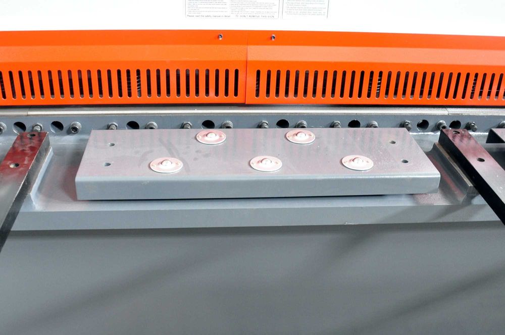 MTP Gilotyna Hydrauliczna CNC 8x3200 mm laser od ręki