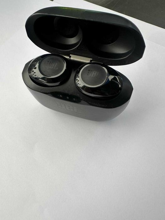 Auriculares Bluetooth JBL Free X com Caixa de Carregamento