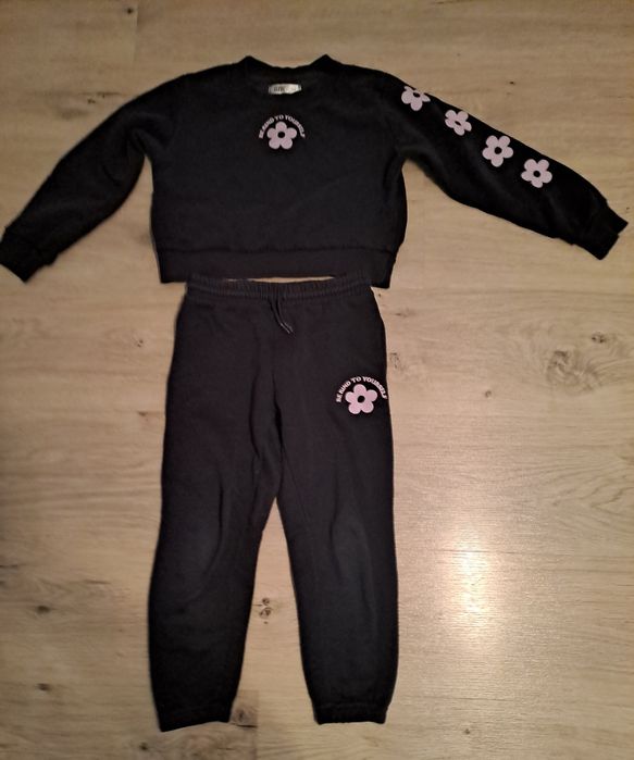 Dres dziewczęcy, roz. 122/128