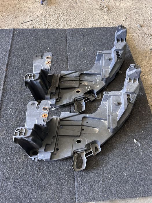Slizg lampy lewy megane 3 lift 13-16