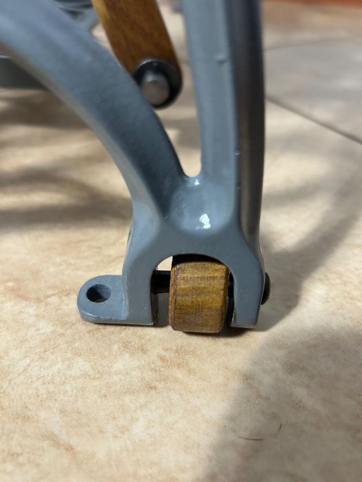 Podstawa - nogi maszyny do szycia PFAFF