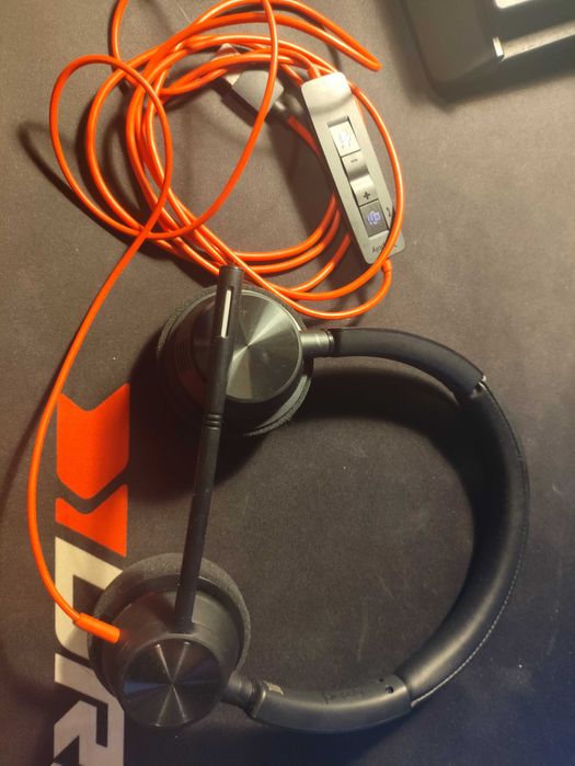 Headset Plantronics Poly BLACKWIRE 3320 - Usado