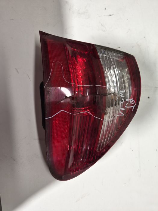 Lampa tylna prawa Mercedes w211 A211 820 12 54