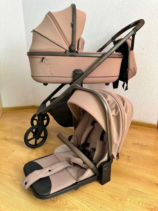 Продаю коляску Carrello Vector 2 в 1 + автолюлька Carrello Vega. Колір Cupcake Beige.