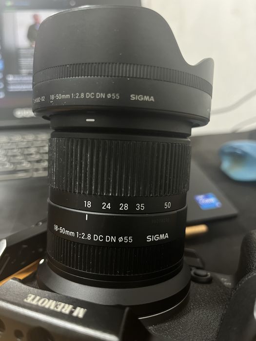 Обʼєктив Sigma 18-50 f2.8 rf